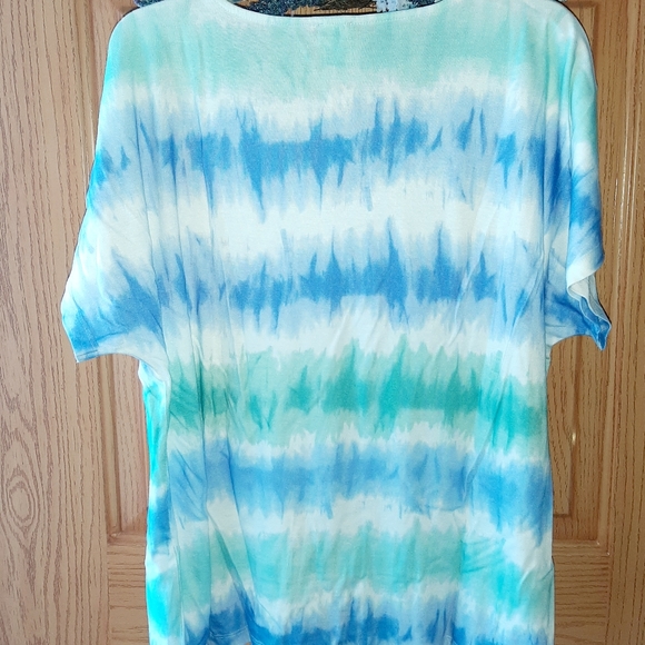 Sold ^ NWT Chico's Zenergy V-neck SS Casual Tee, Chicos Size 3, blue aqua - Picture 3 of 7